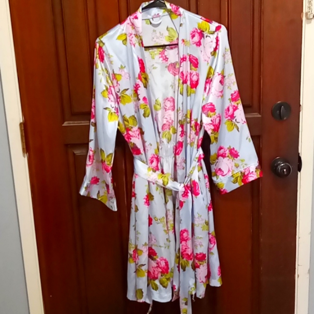 Light blue floral robe medium